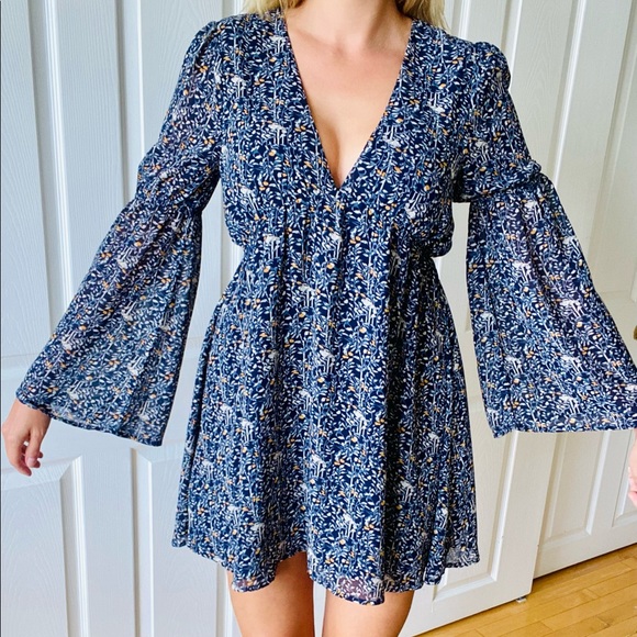 Lucca Couture blue floral dress with bell sleeves - Picture 2 of 5